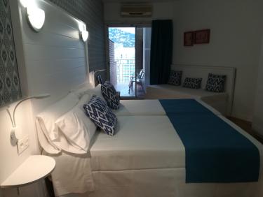 DOUBLE PLUS Room